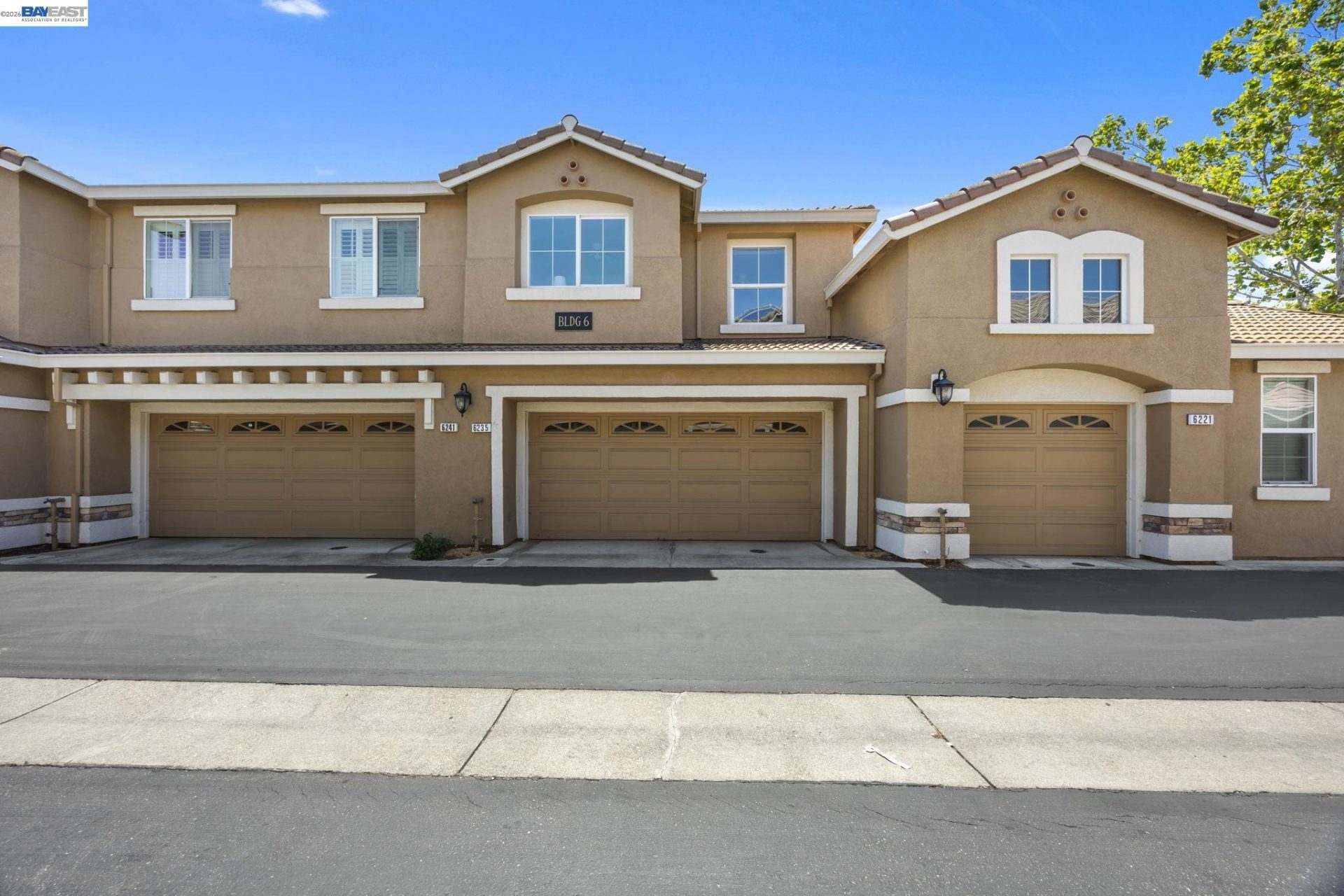 Property photo 32