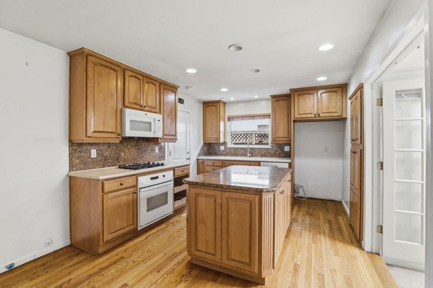 Property photo 32