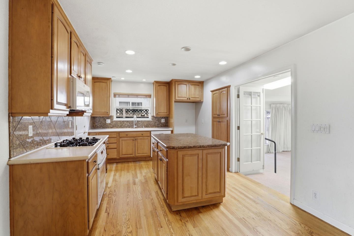 Property photo 33