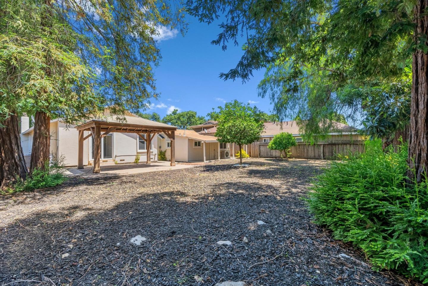 Property photo 32