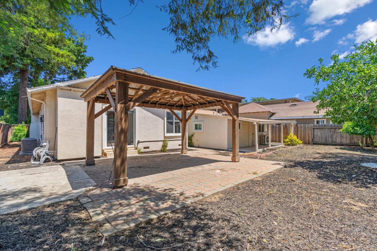 Property photo 33
