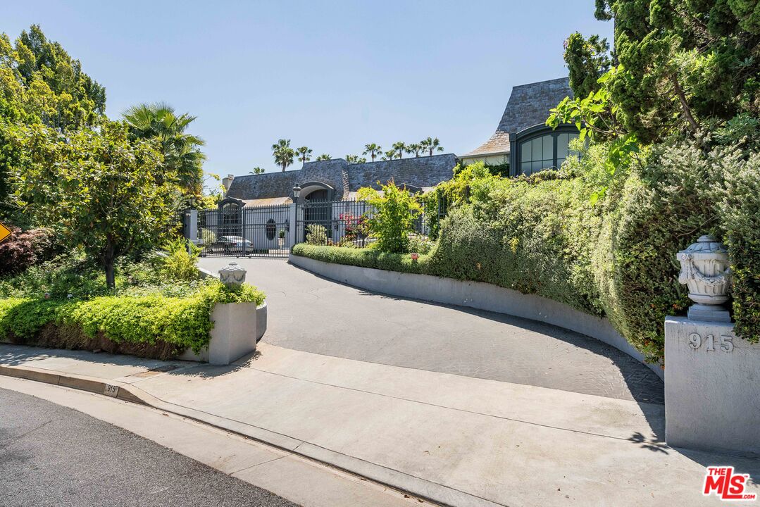 Property photo 33