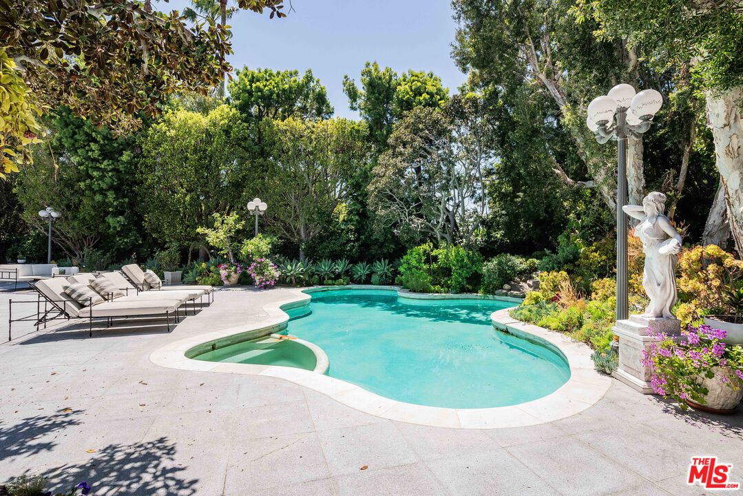 Property photo 35