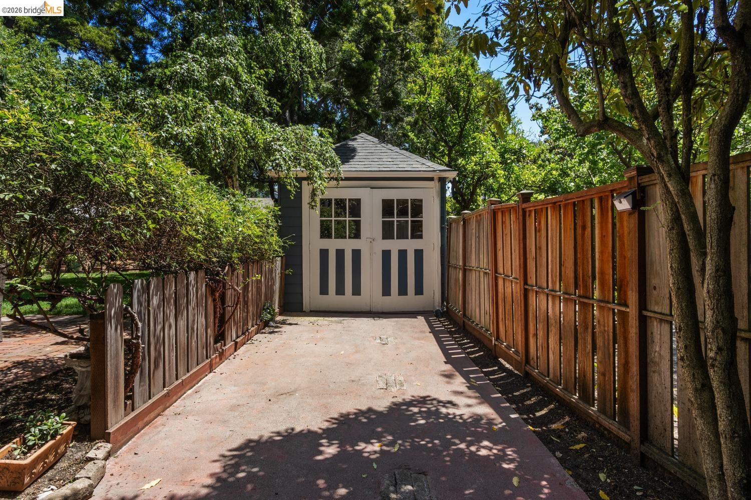 Property photo 37