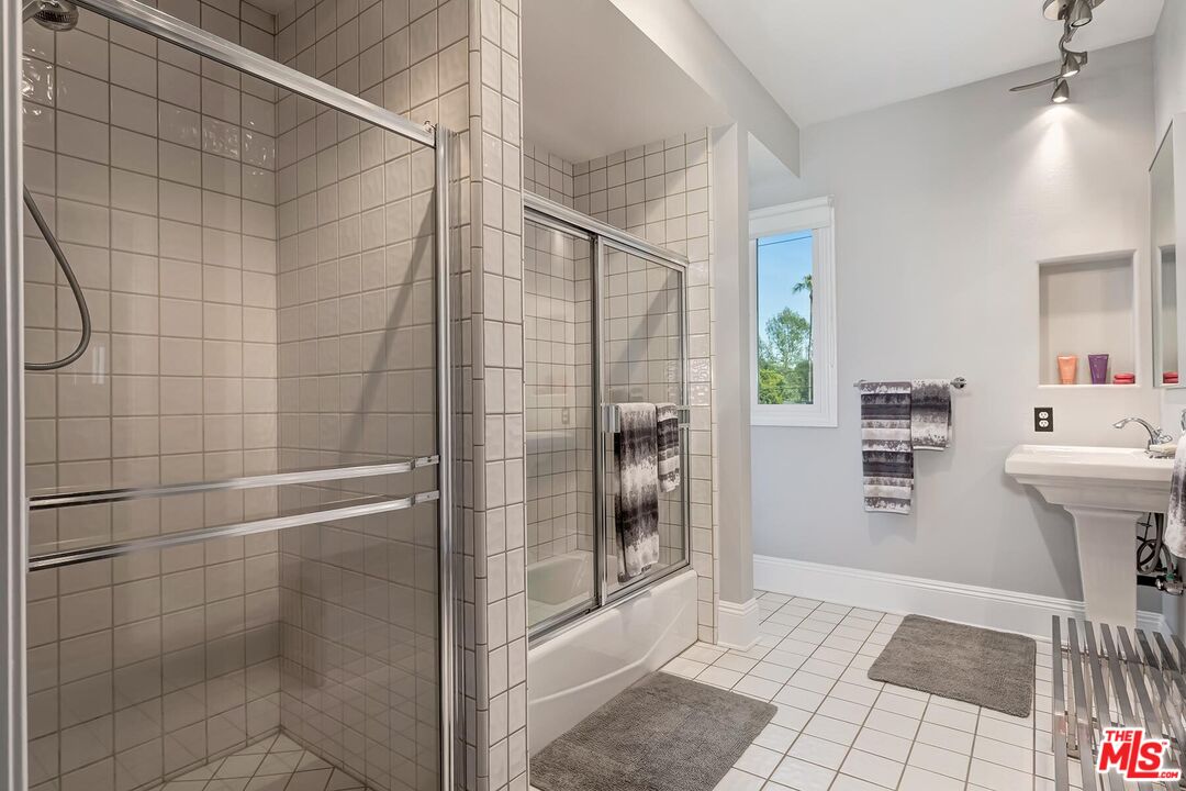 Property photo 46