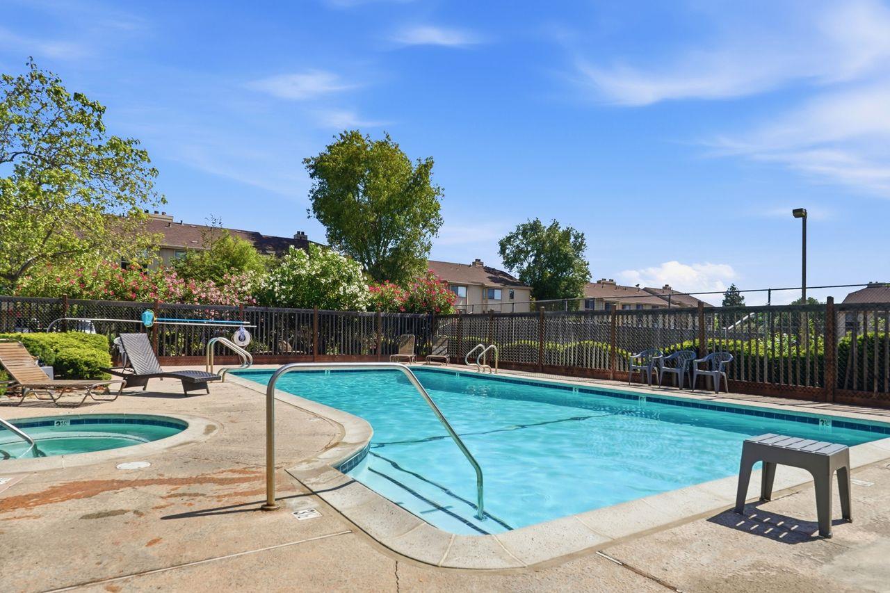 Property photo 33