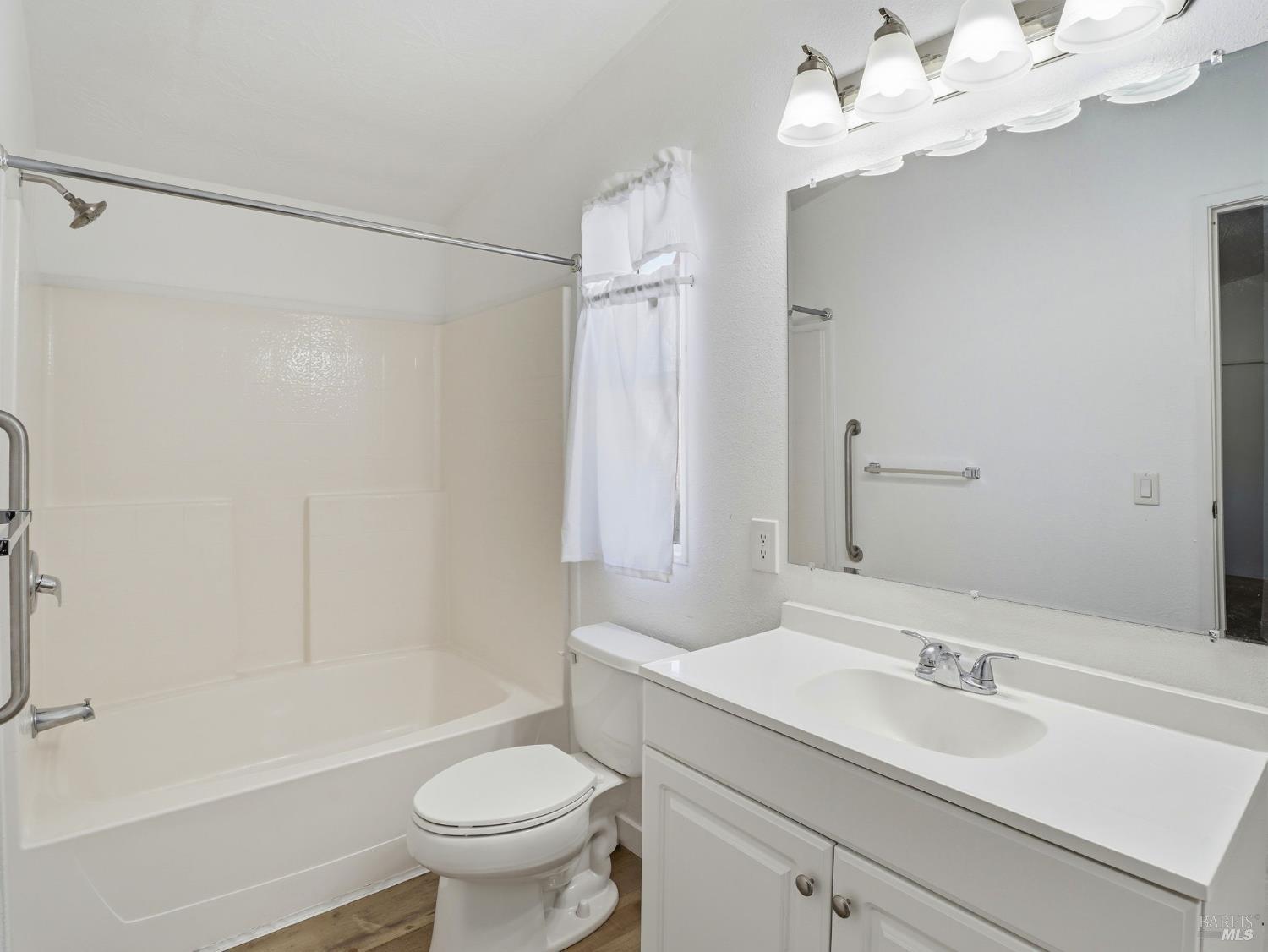 Property photo 32