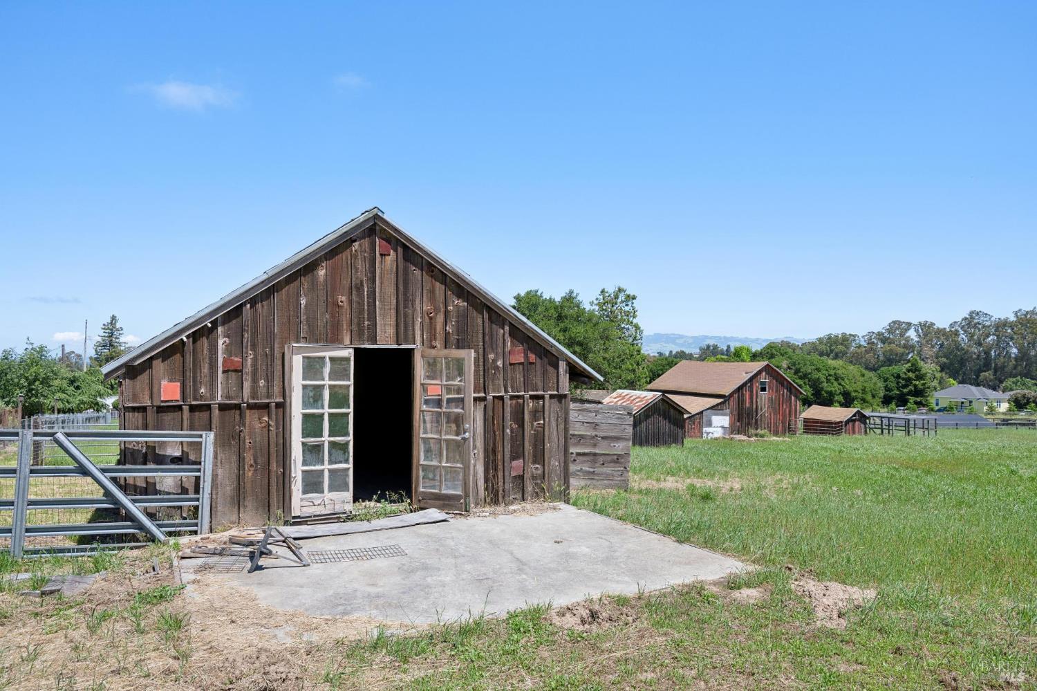 Property photo 1