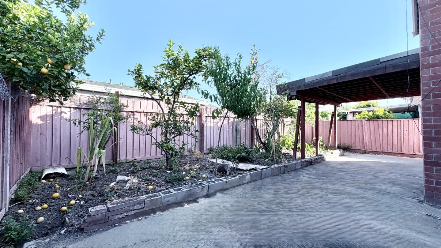 Property photo 35