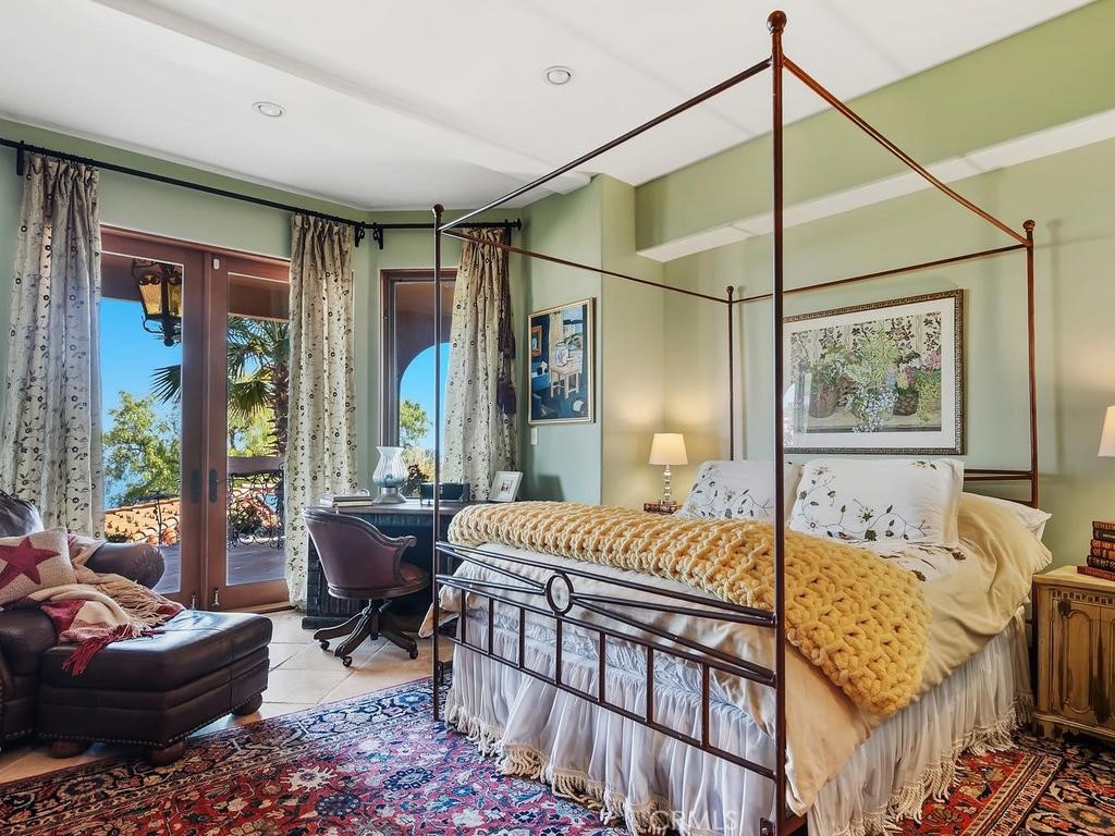 Property photo 44