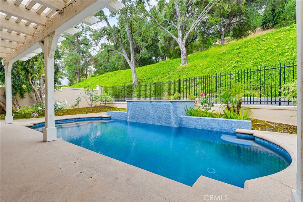 Property photo 33