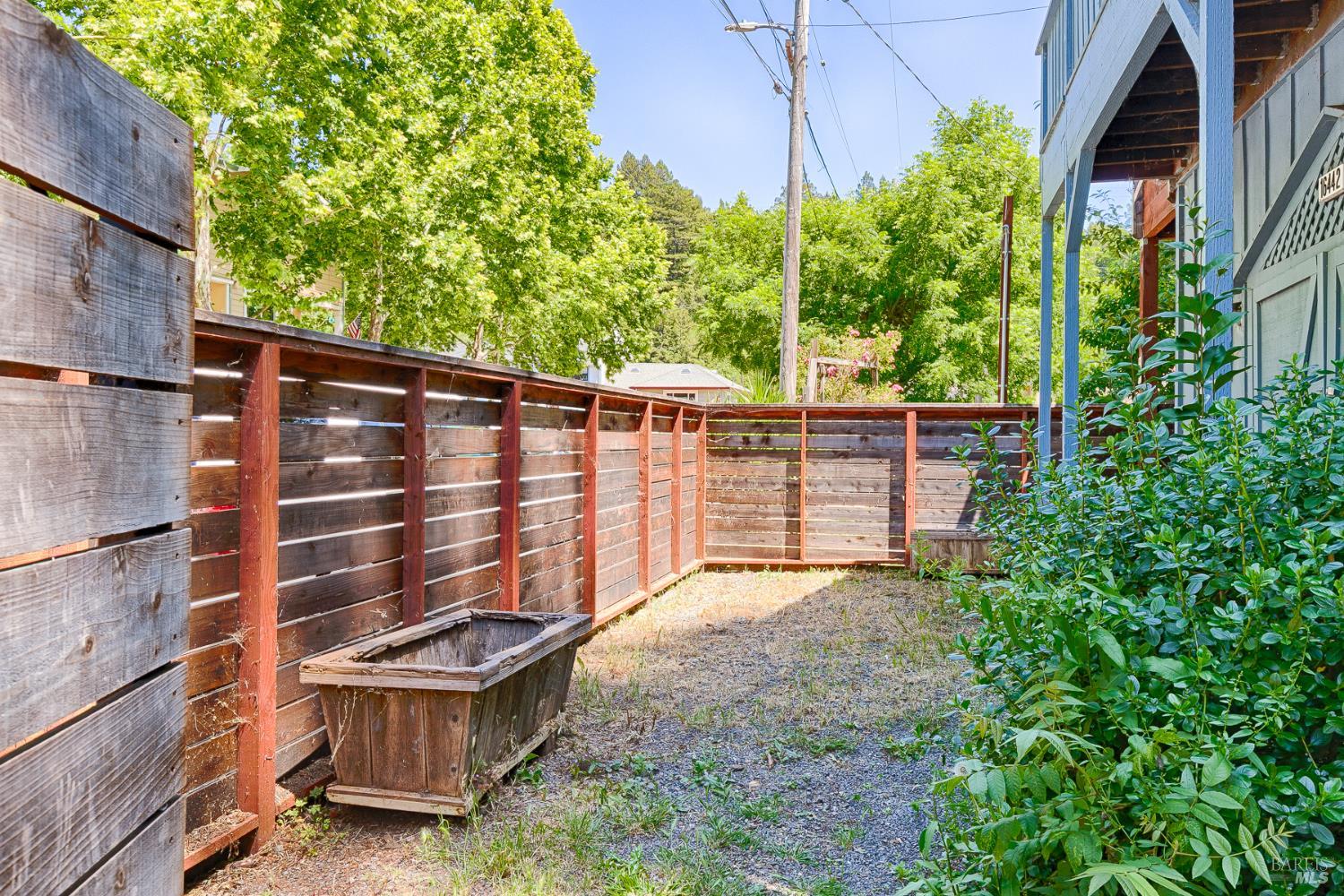Property photo 32