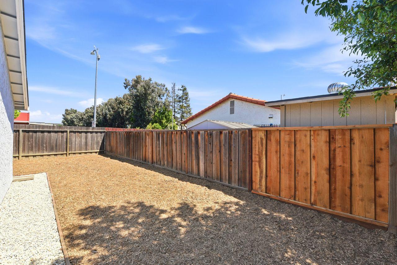 Property photo 44