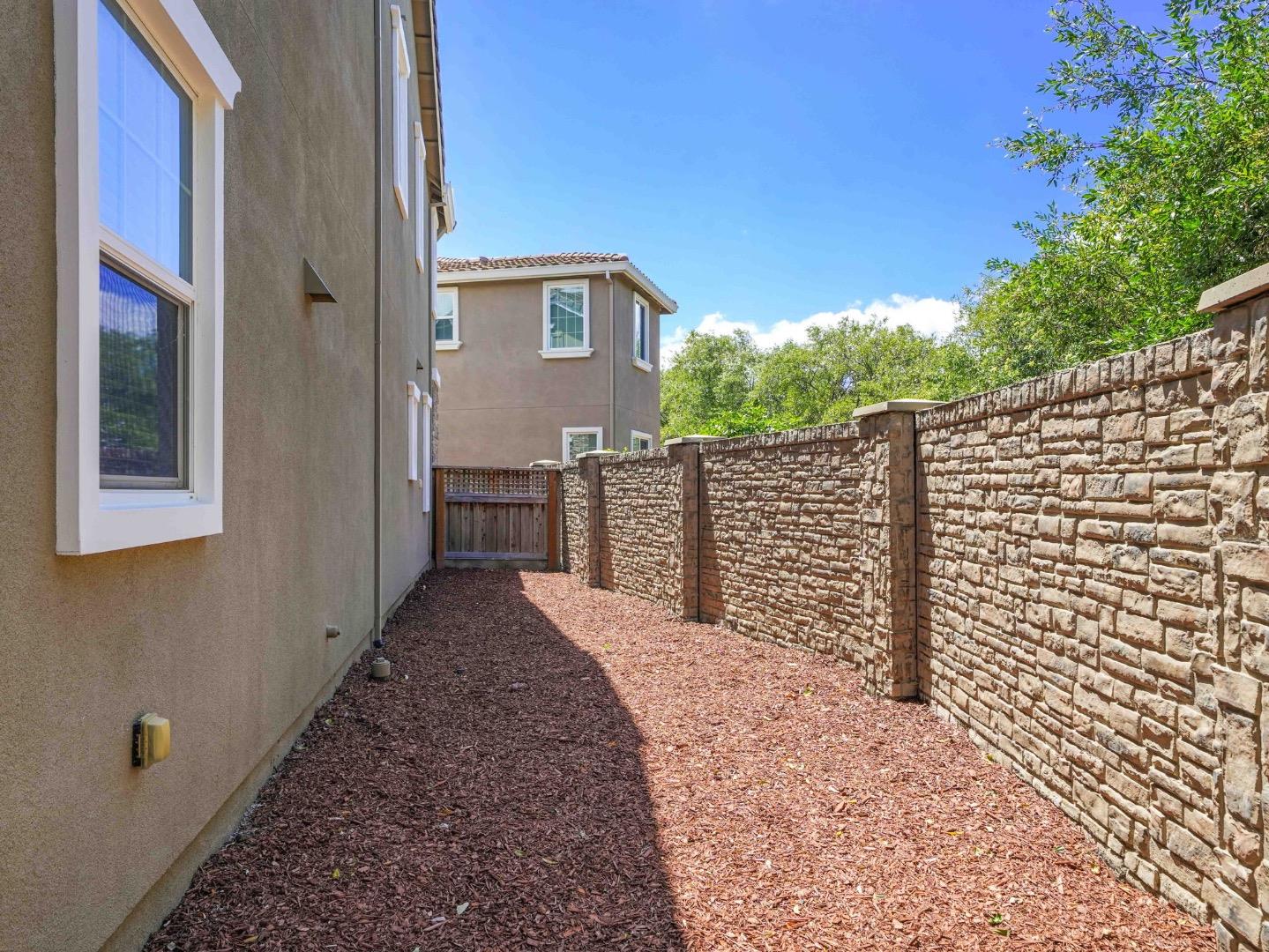 Property photo 44