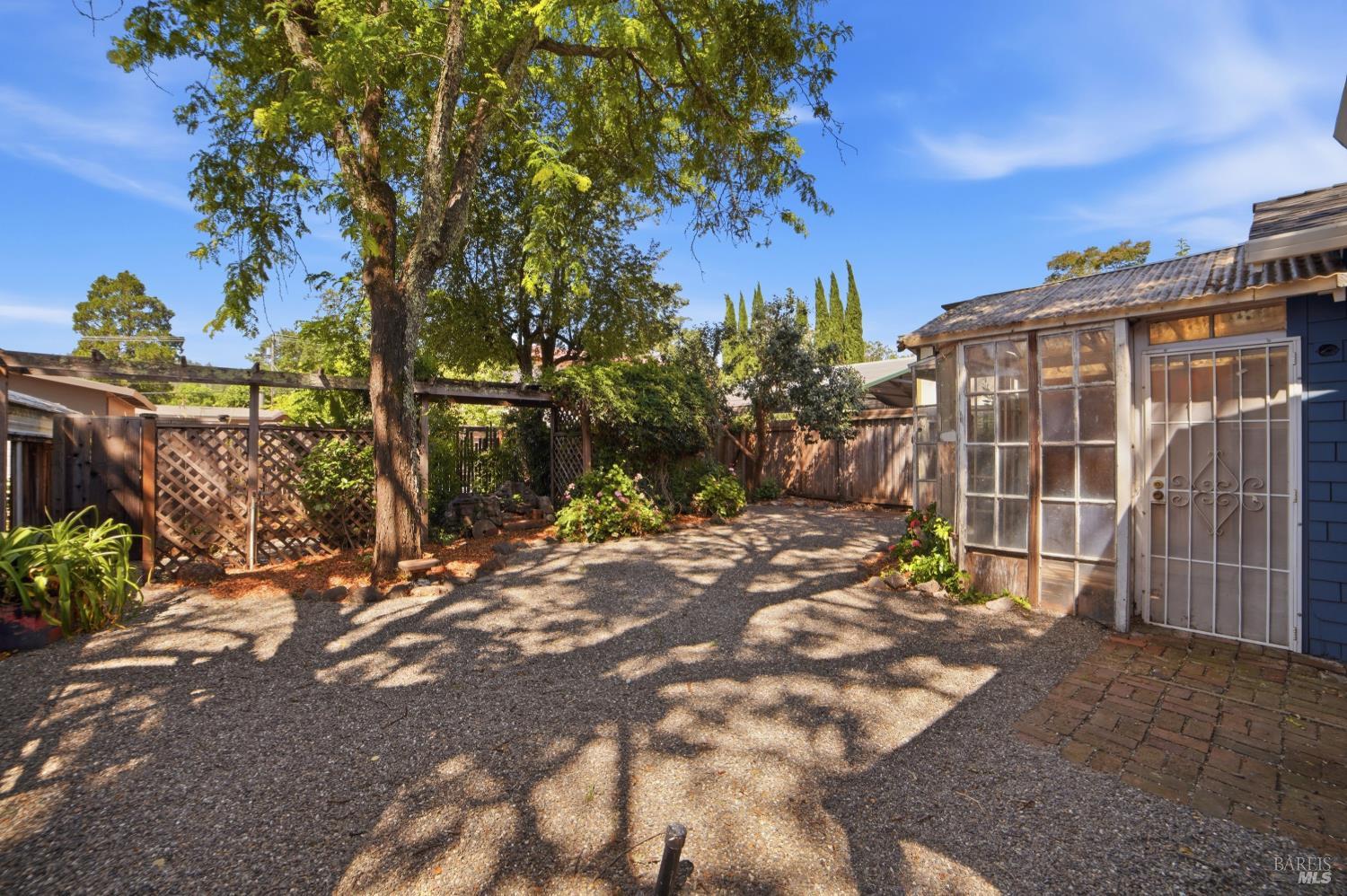Property photo 33
