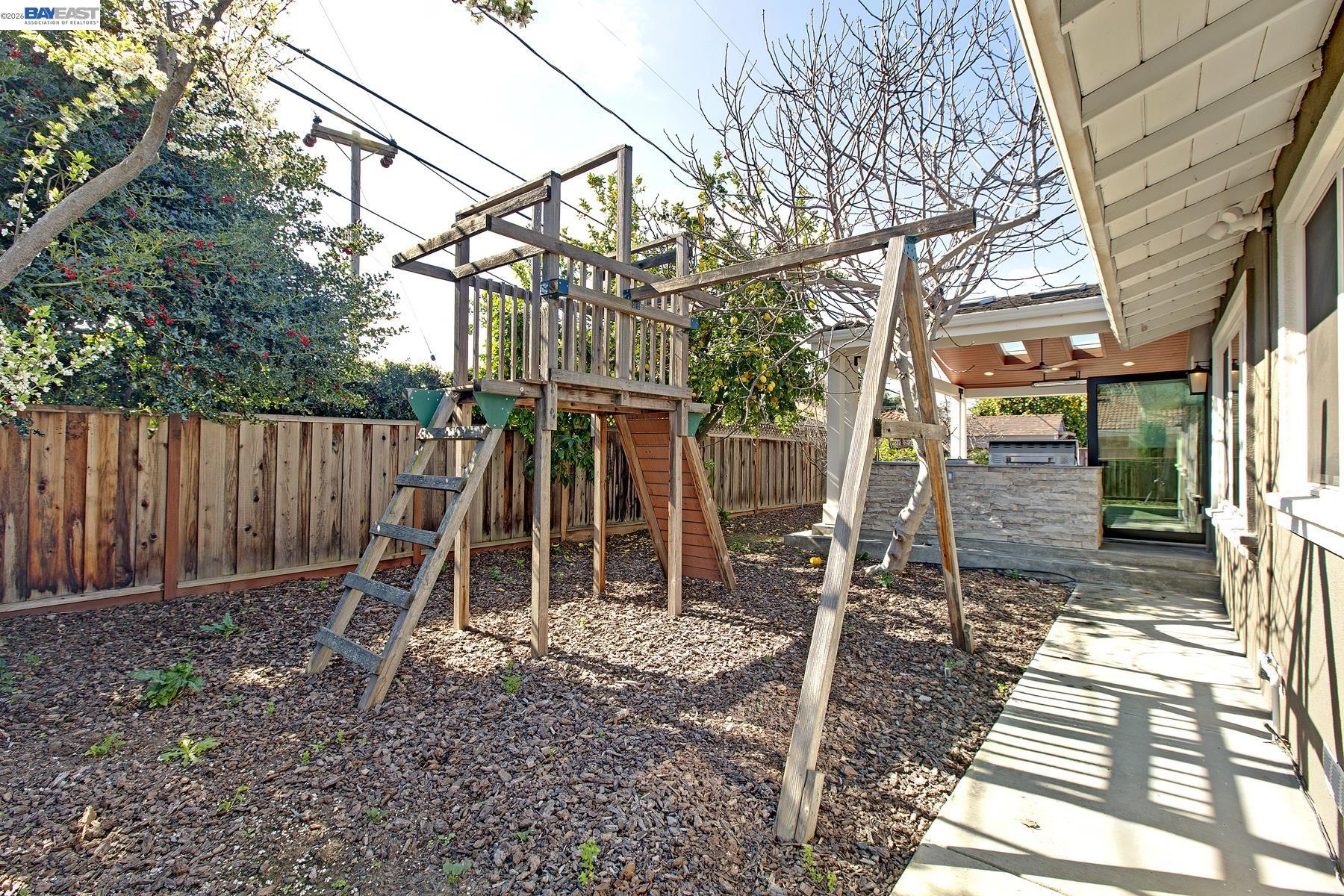 Property photo 31