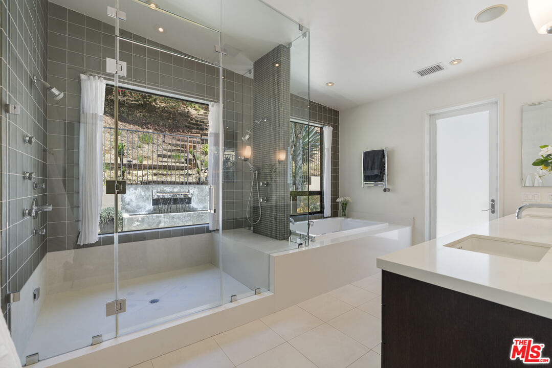 Property photo 50