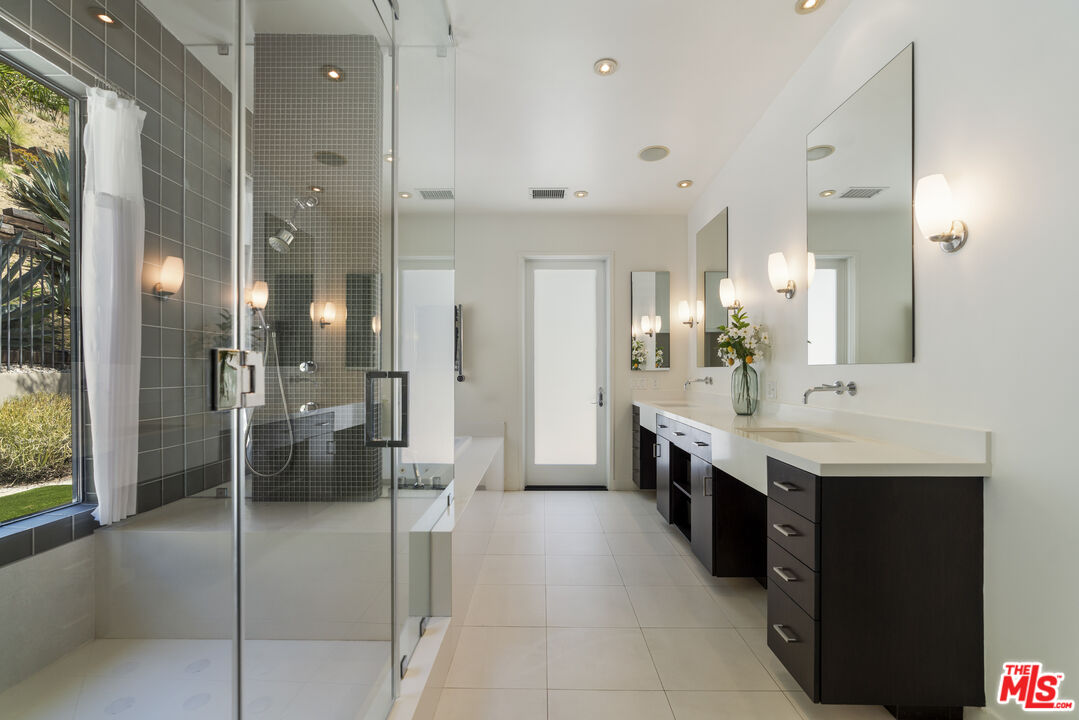 Property photo 51