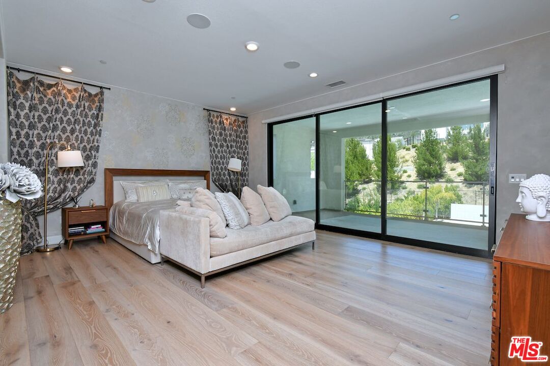 Property photo 50