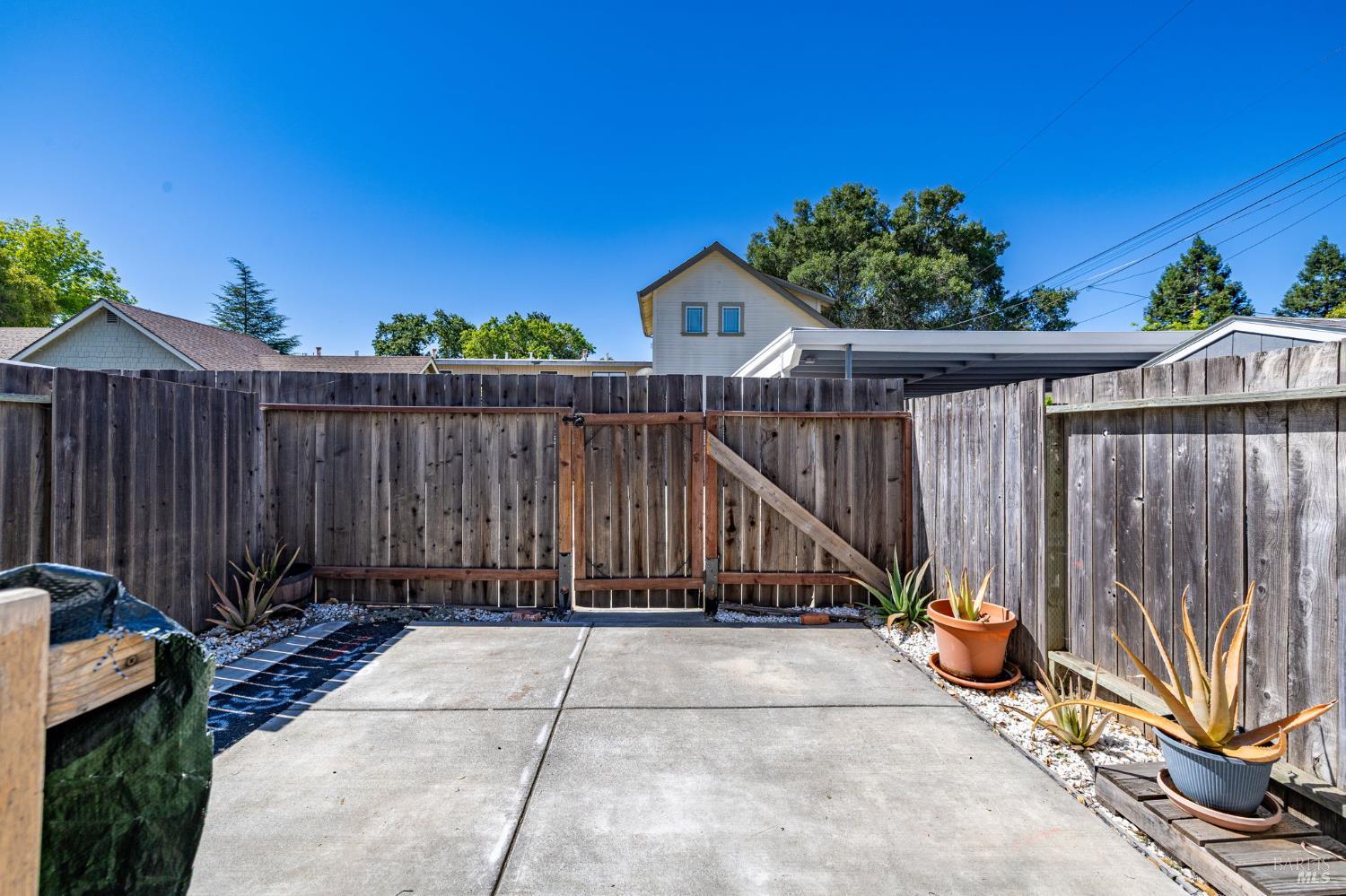 Property photo 32