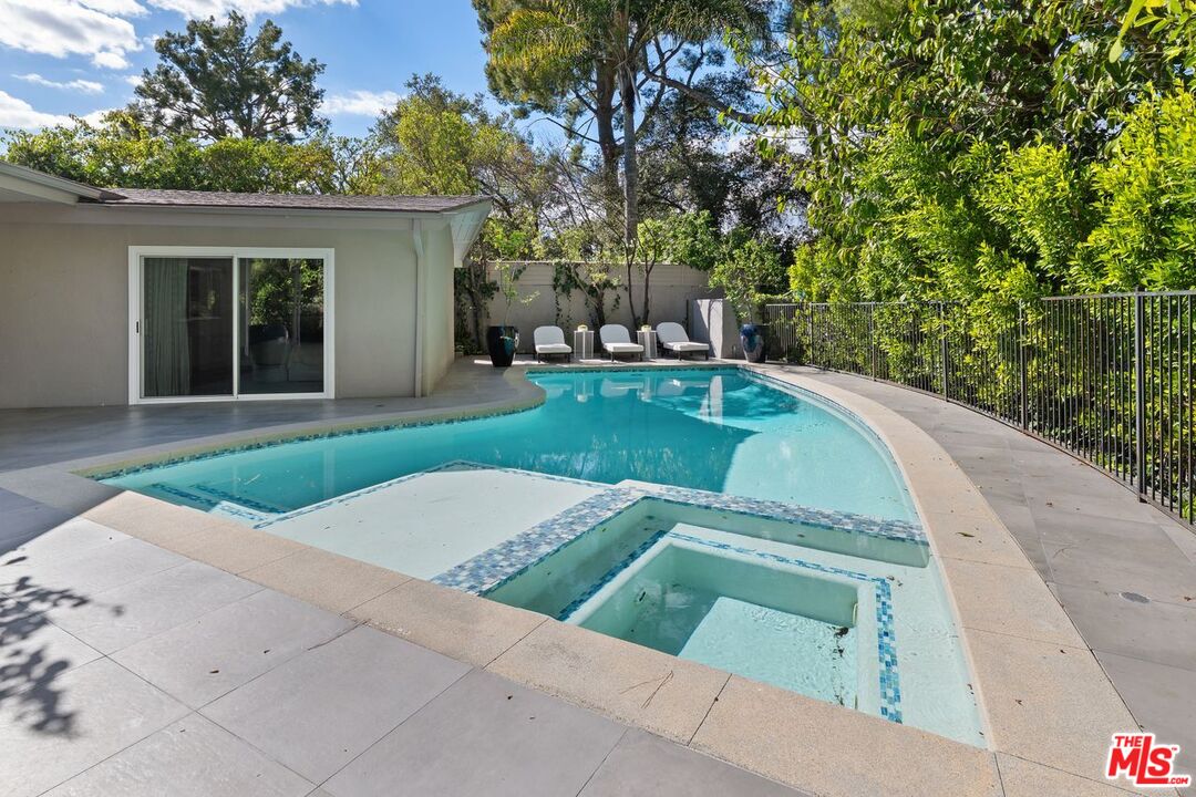 Property photo 28