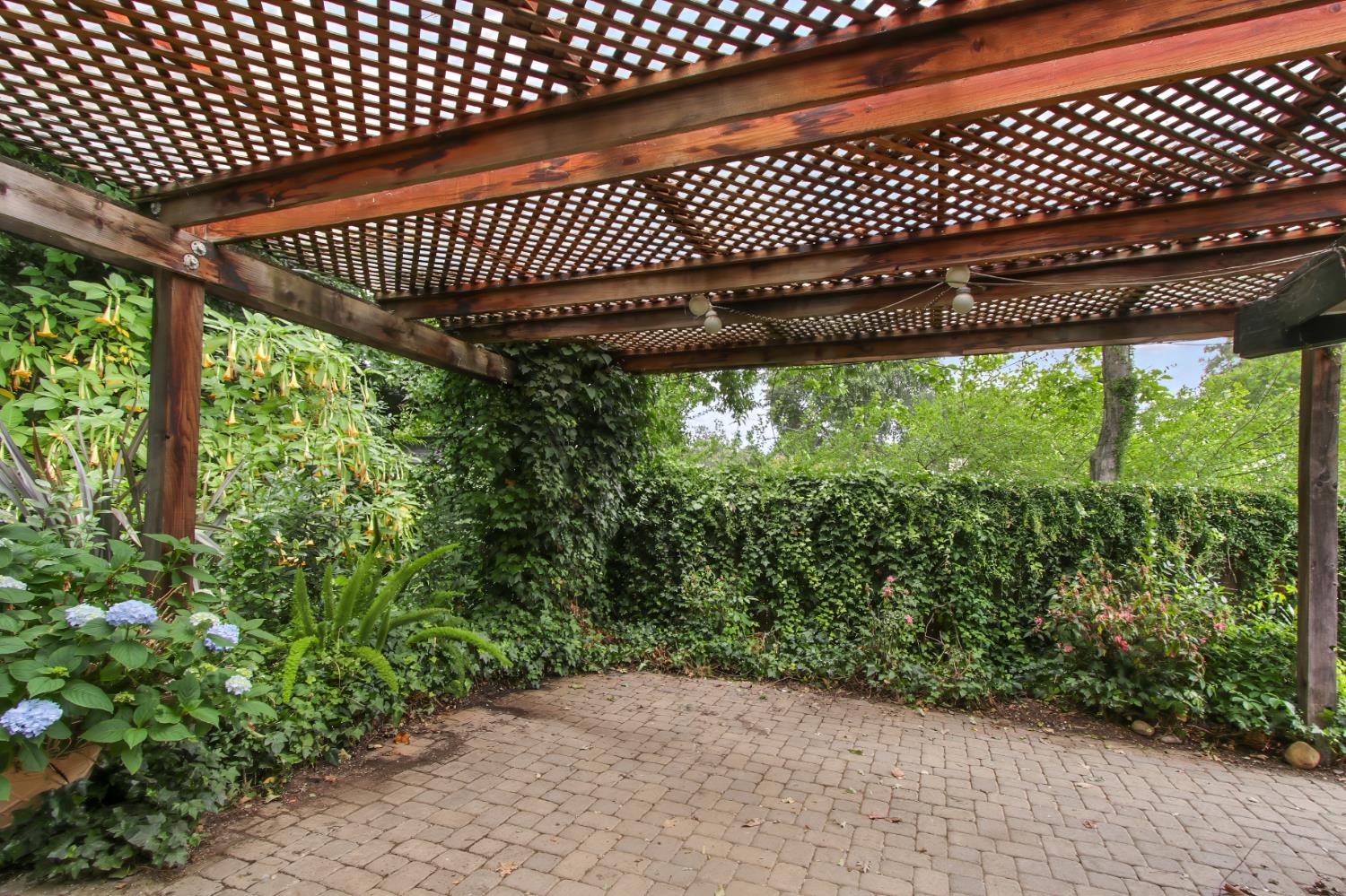 Property photo 40