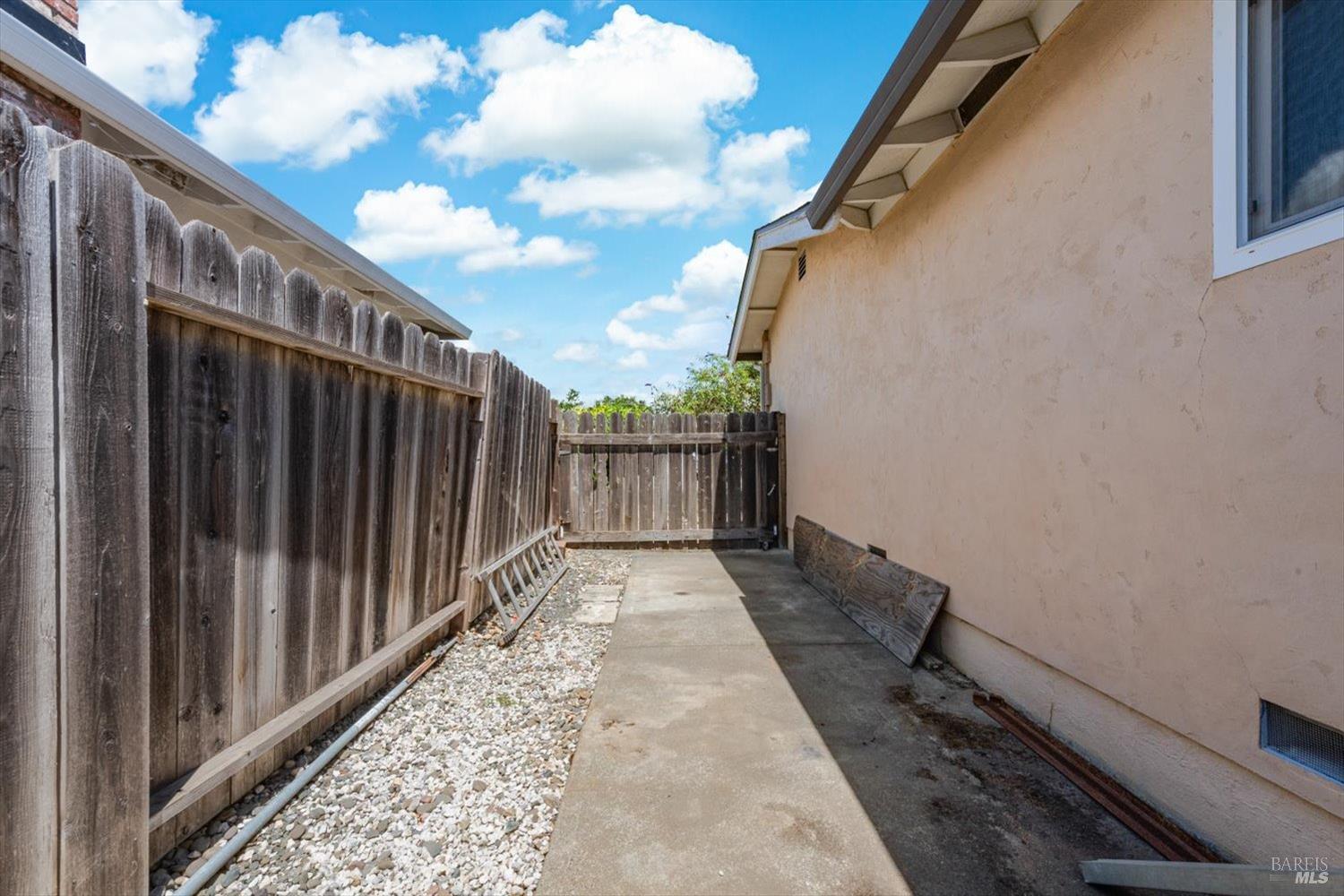 Property photo 44
