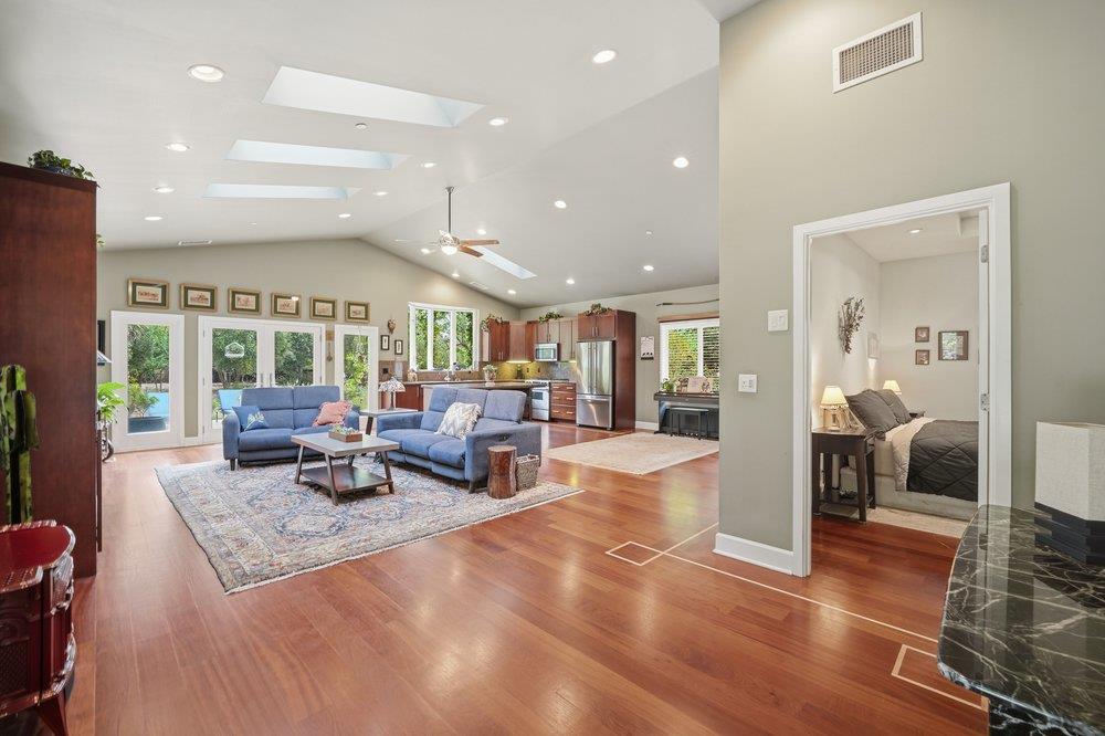 Property photo 32