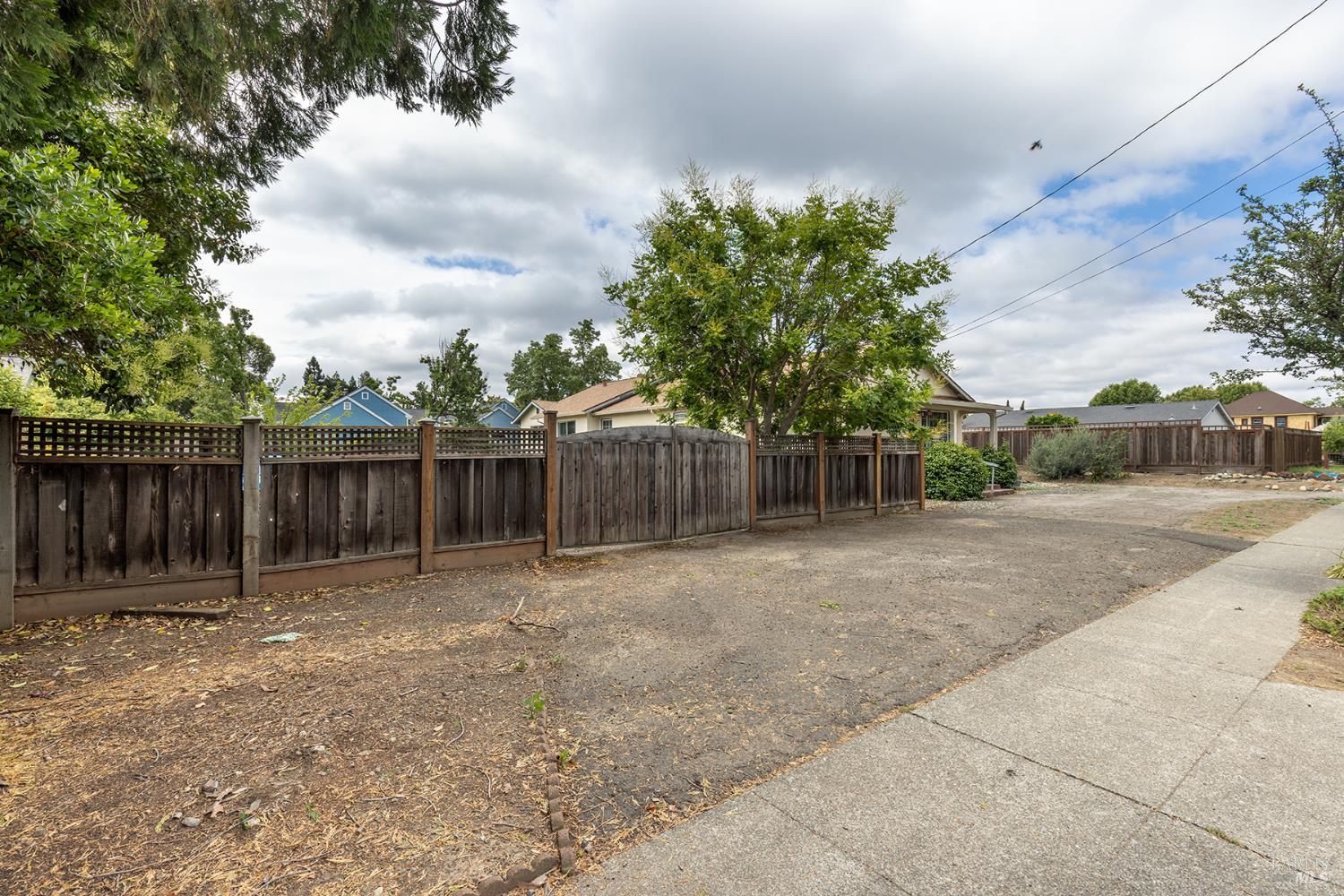 Property photo 31