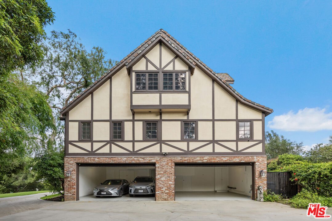 Property photo 32