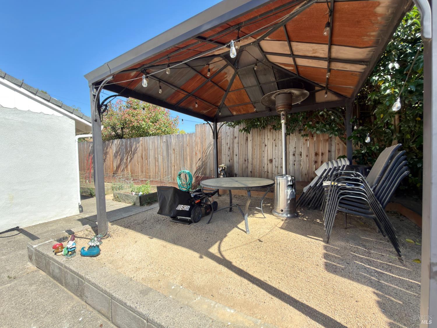 Property photo 32