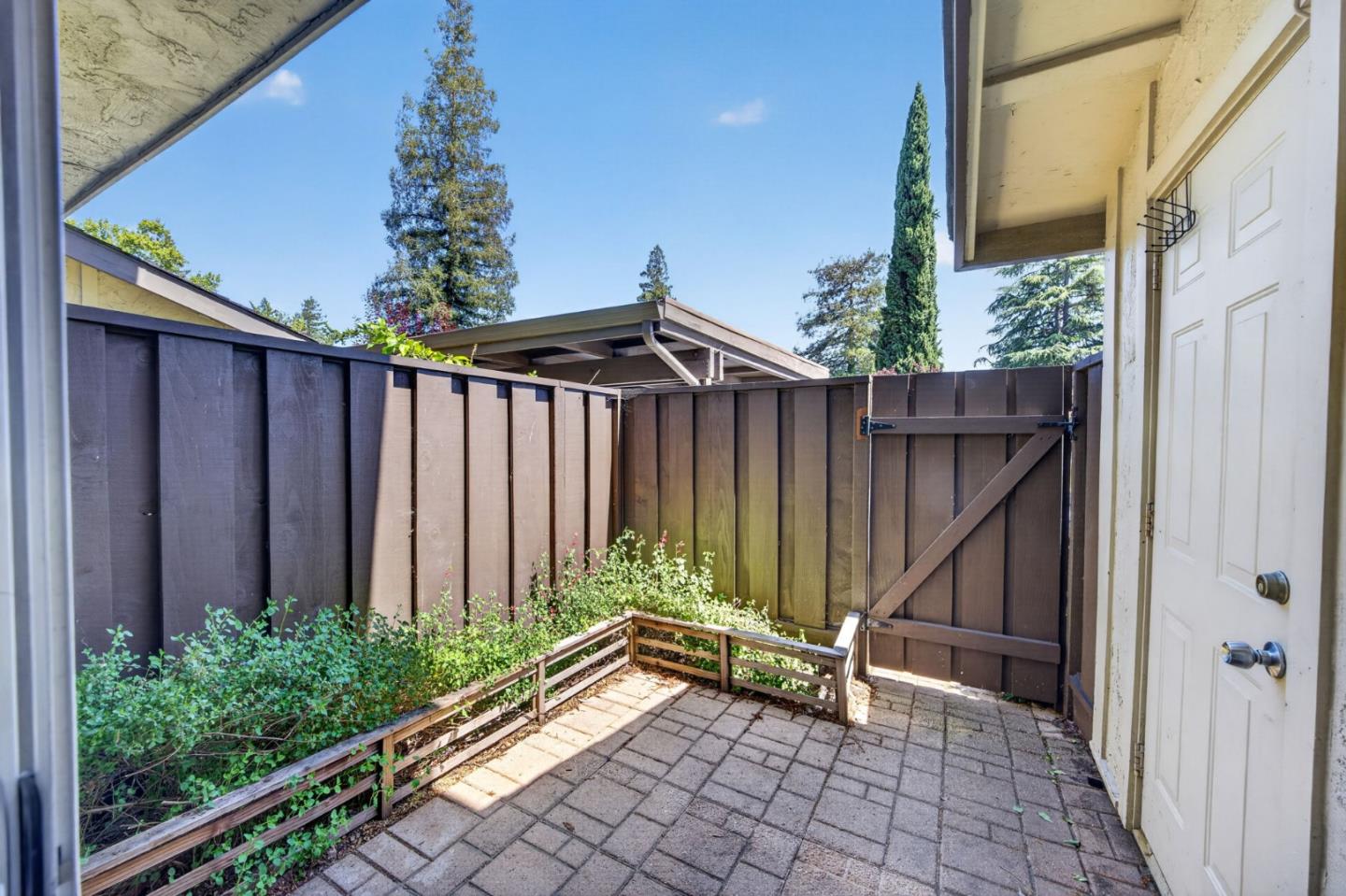 Property photo 35