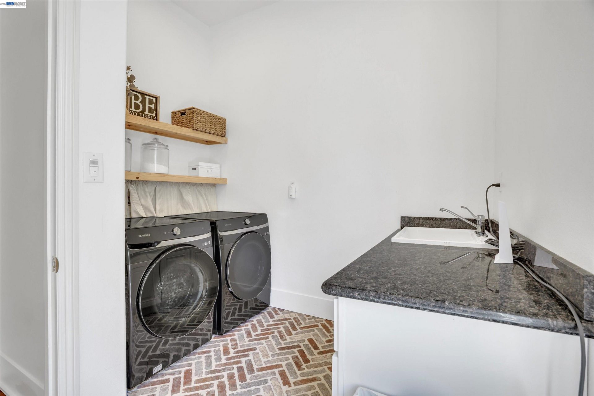 Property photo 38