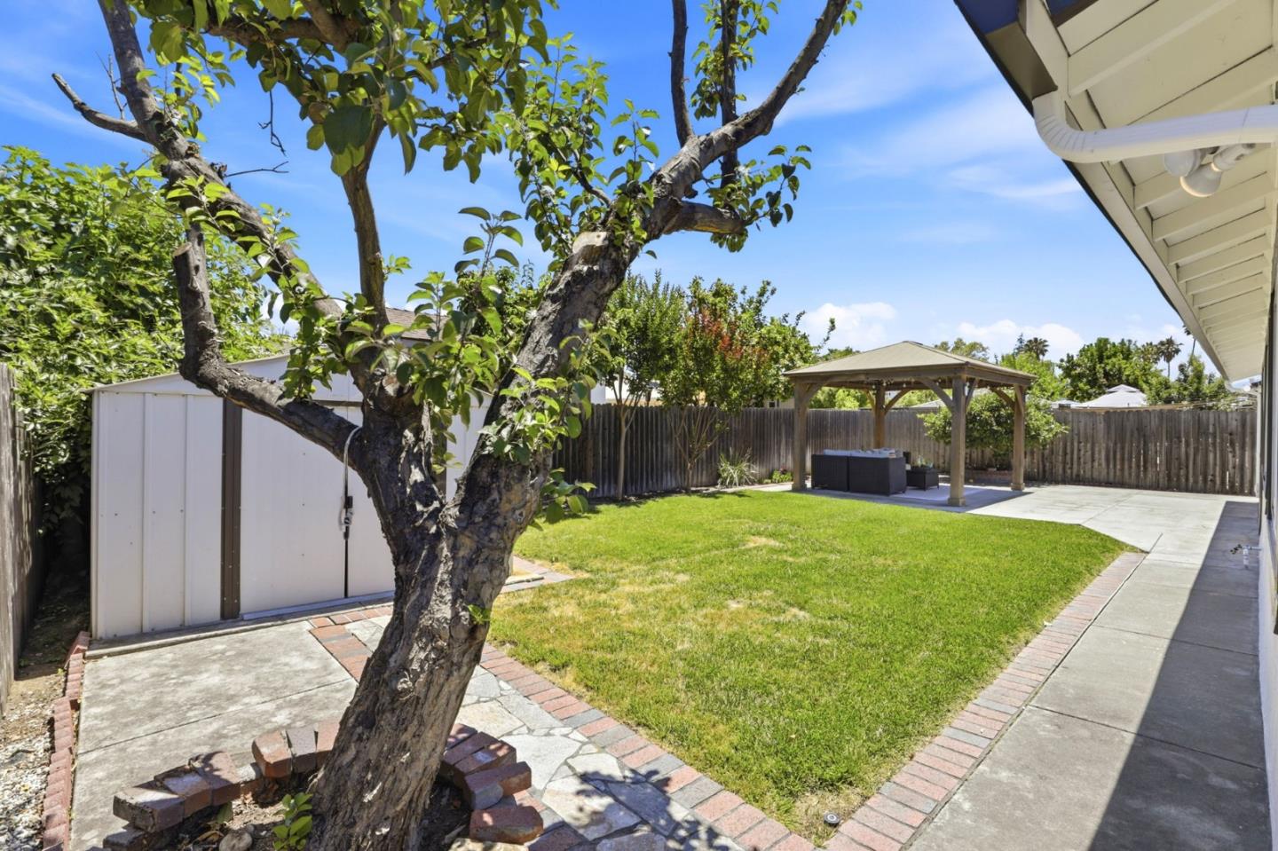 Property photo 38