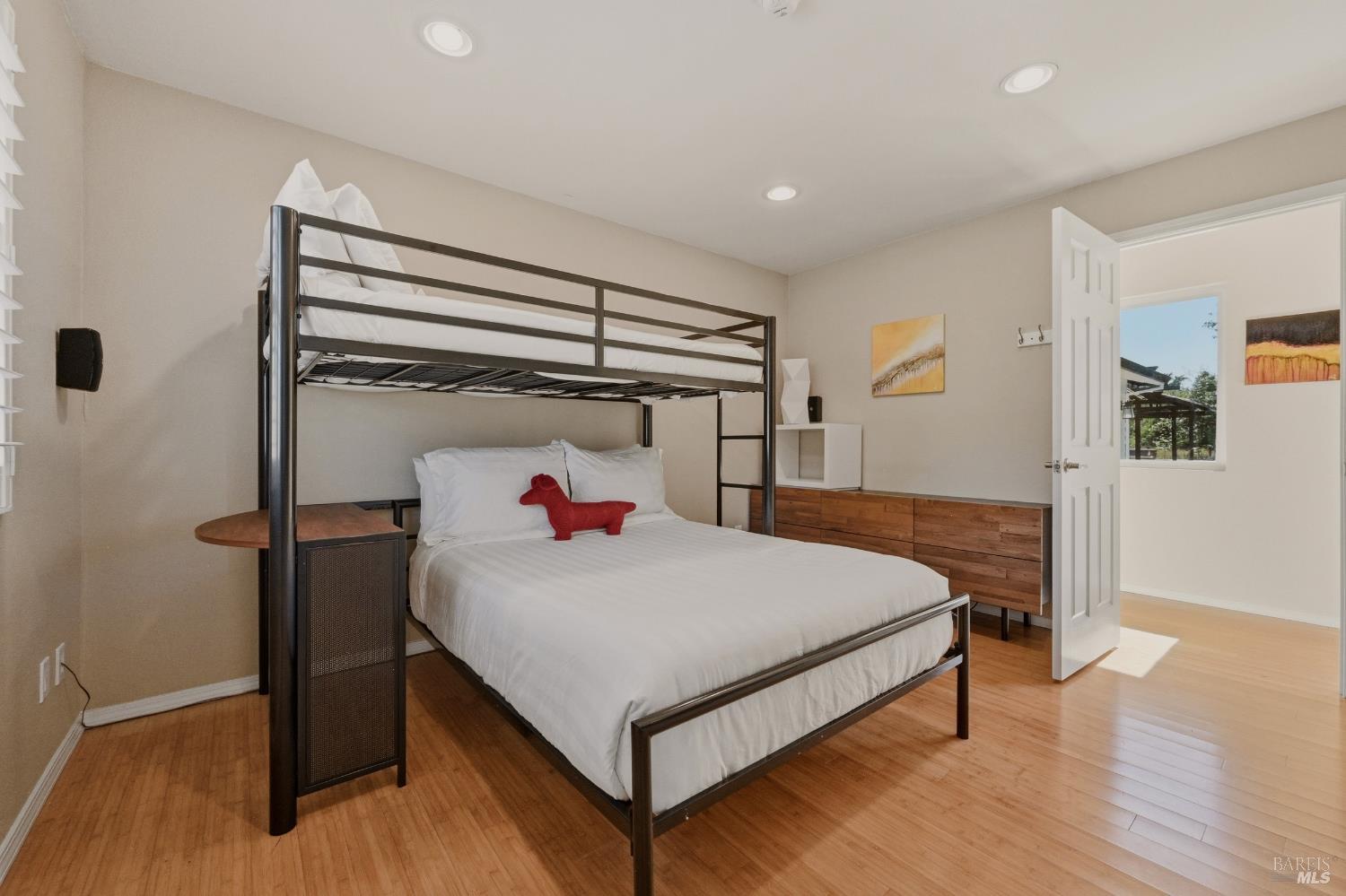 Property photo 37