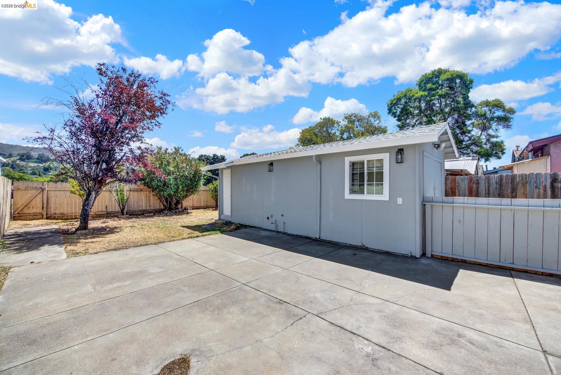Property photo 33