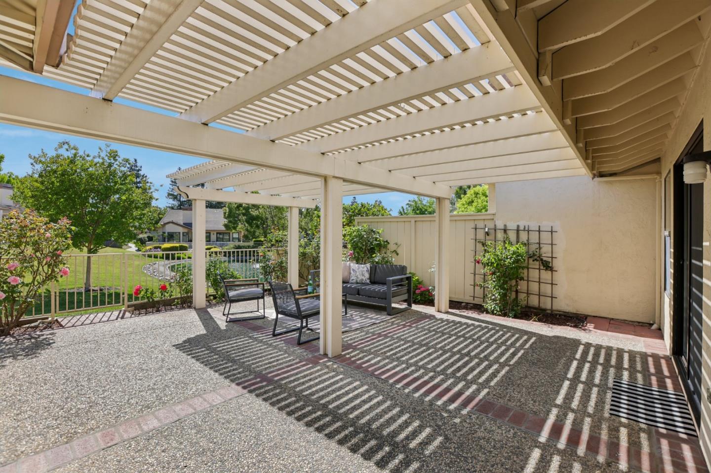 Property photo 44