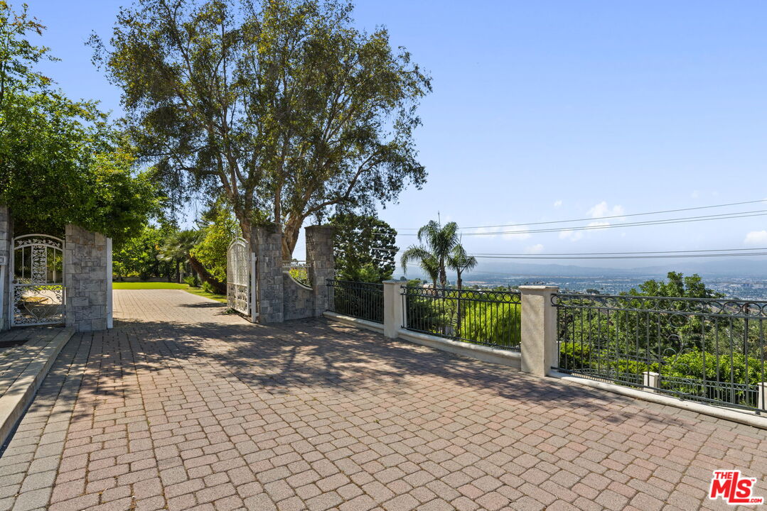 Property photo 35