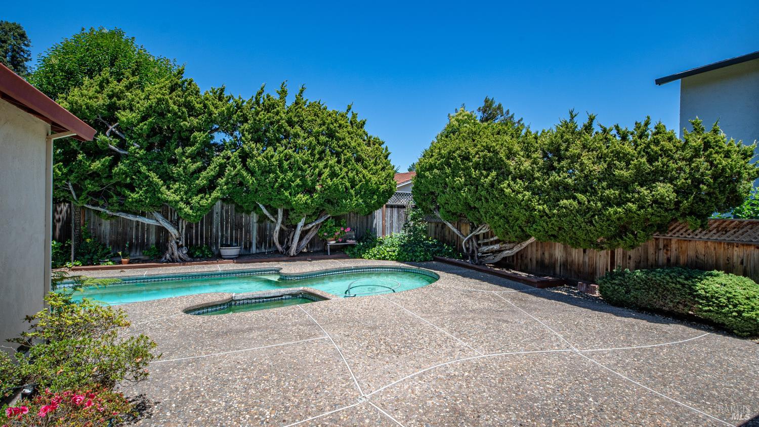 Property photo 31
