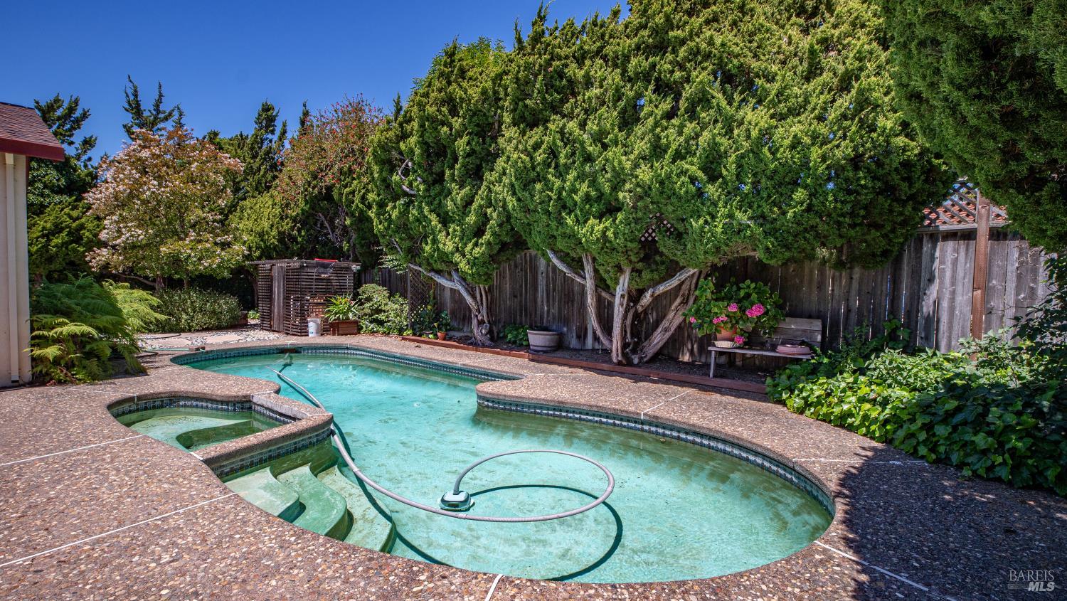 Property photo 33