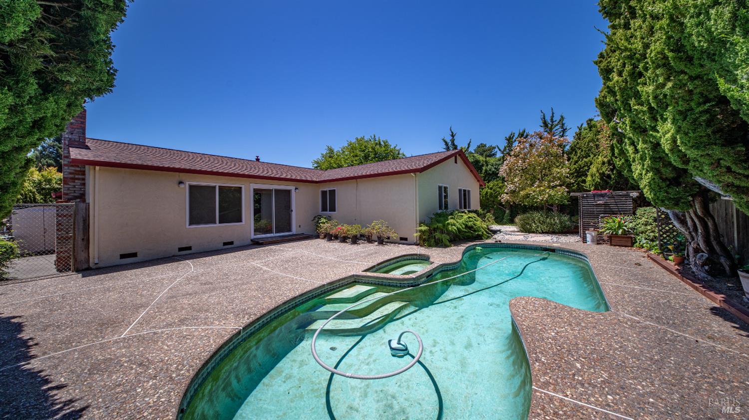Property photo 34