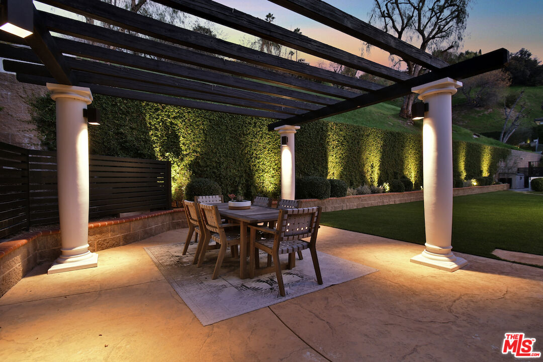 Property photo 32