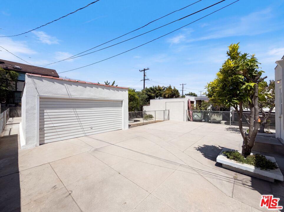 Property photo 33