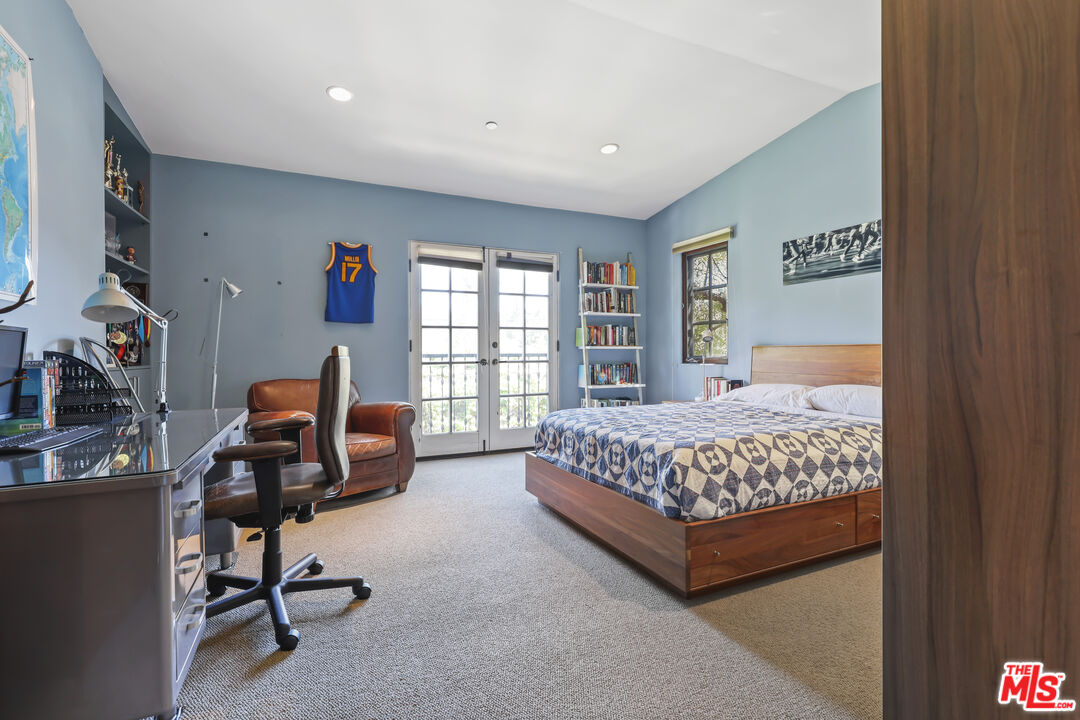 Property photo 35