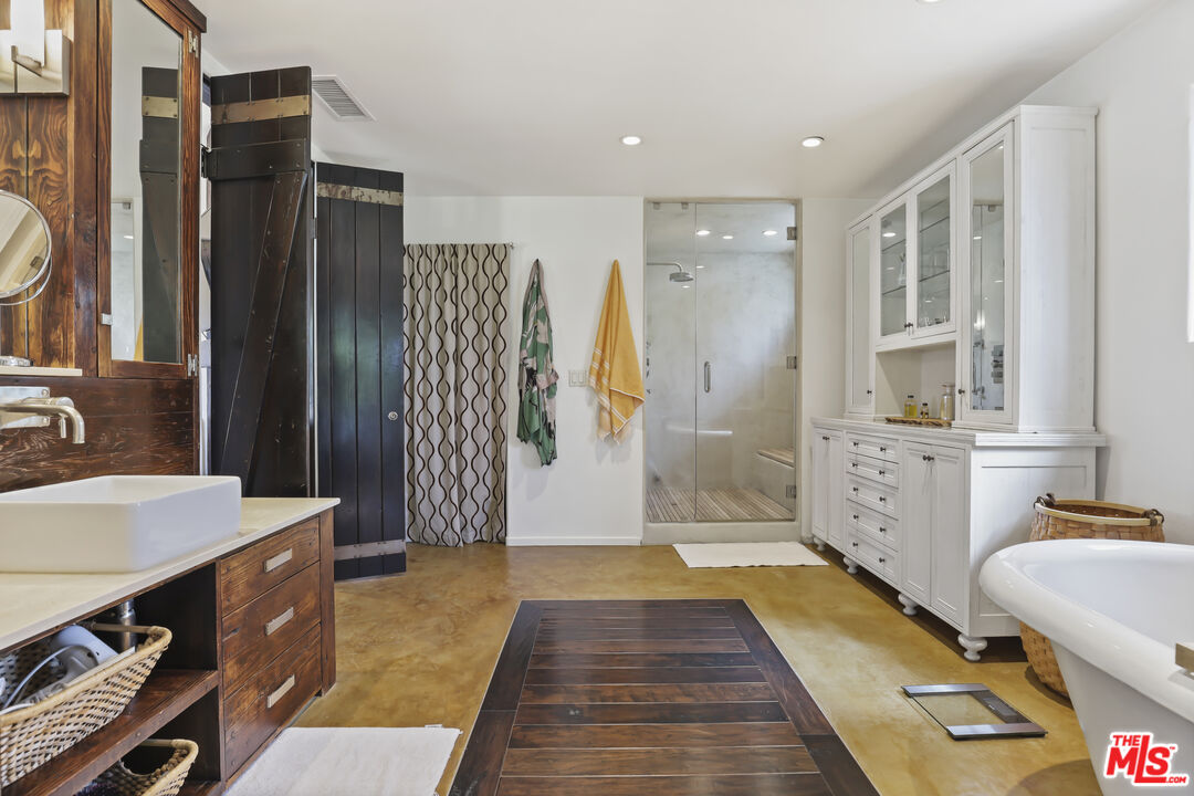 Property photo 45