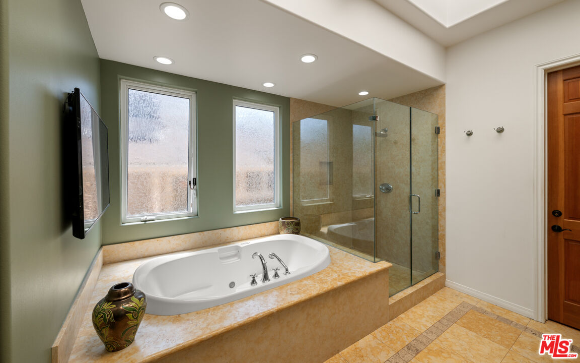 Property photo 31