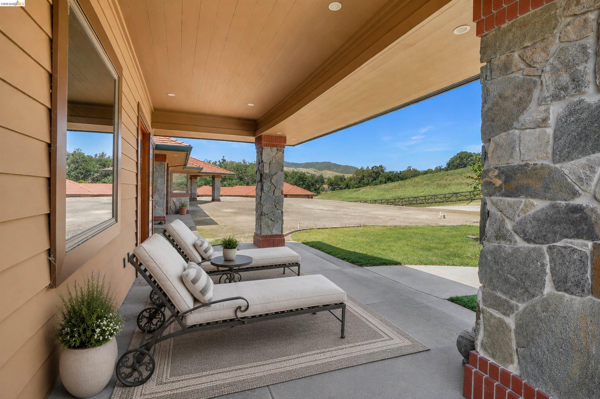 Property photo 32