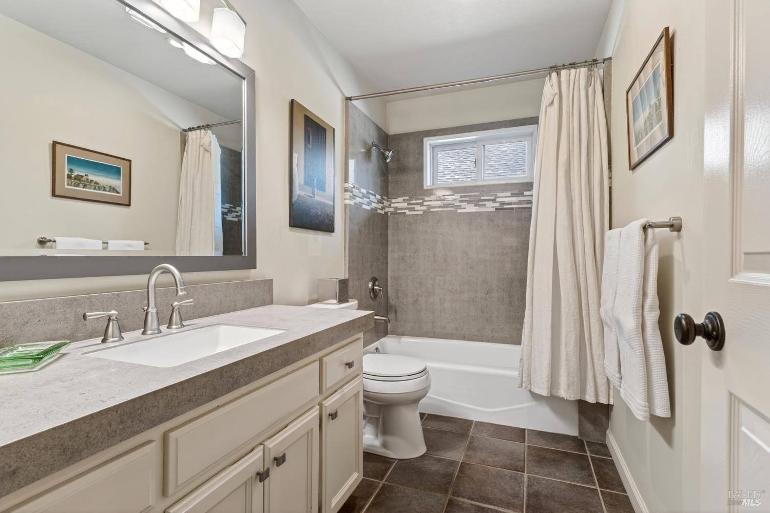 Property photo 40