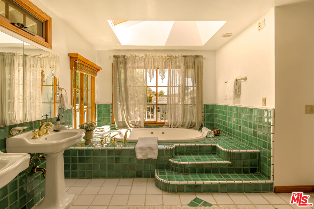 Property photo 28