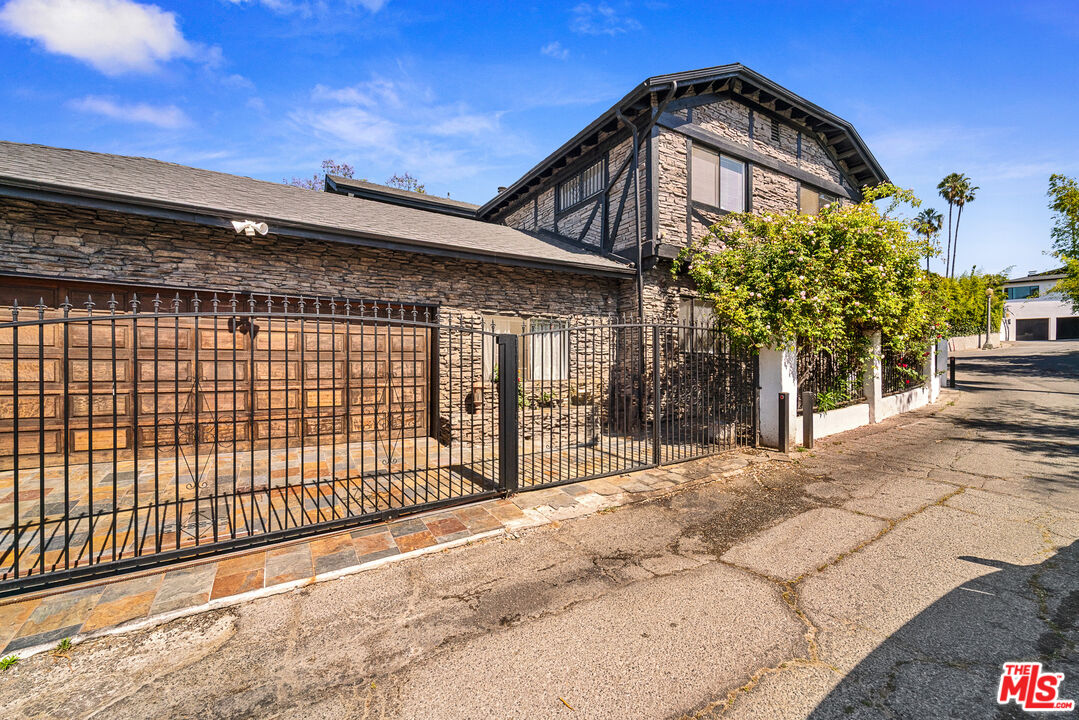 Property photo 25